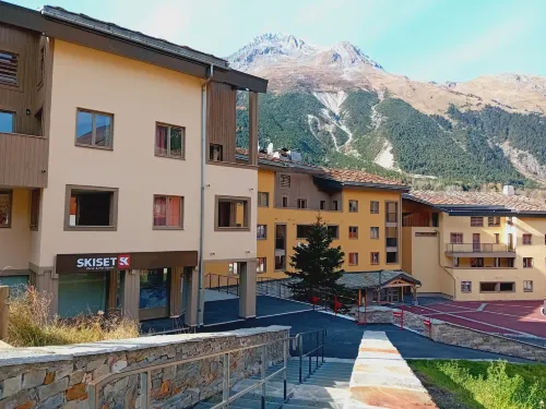 Apartment with parking near River