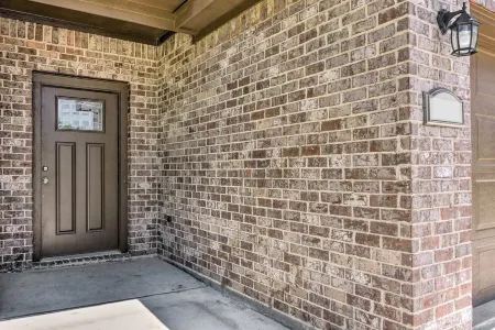 Family-Friendly Texas City Home ~ 15 Min to Kemah Boardwalk!