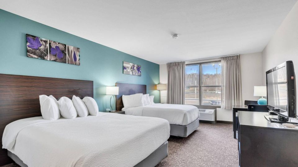 Duluth Inn & Suites Near Spirit Mountain