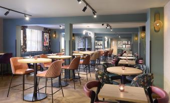 Premier Inn Oldham Central