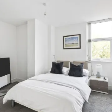 Luxurious 2 Bedroom Apartment with Free Parking, Sky TV, Sports, Movies & Netflix Chelmsford Museum周辺のホテル