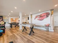 Designer Beachfront Chalet w/ Theater, Arcade & Beach Firepit Near Schoodic