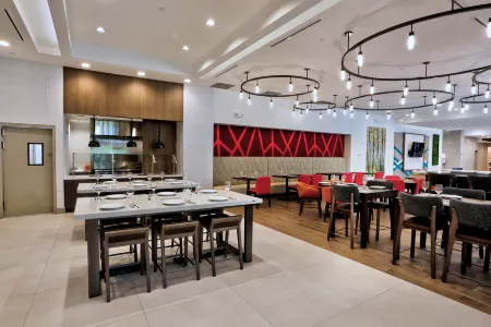 Hilton Garden Inn Bel Air Отели в г. Перриман