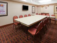 ハンプトン イン フェアモント フェアモントのホテル