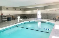 Red Roof Inn & Suites Omaha - Council Bluffs - Pools