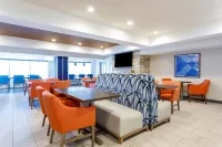 Holiday Inn Express & Suites Lancaster by IHG