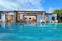 Grand Resort Lagonissi - Pools