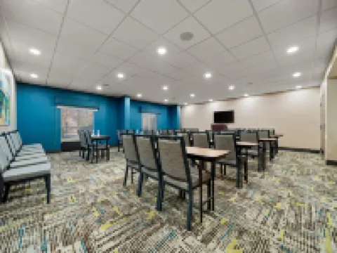 ハンプトン イン スイーツ オペライカ I85 オーバーン エリア オペライカのホテル