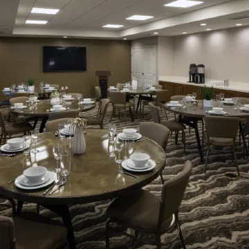 Staybridge Suites PHOENIX – BILTMORE AREA by IHG