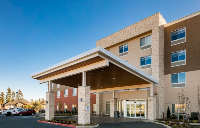 Holiday Inn Express & Suites BEND SOUTH by IHG