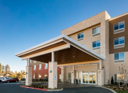 Holiday Inn Express & Suites BEND SOUTH by IHG