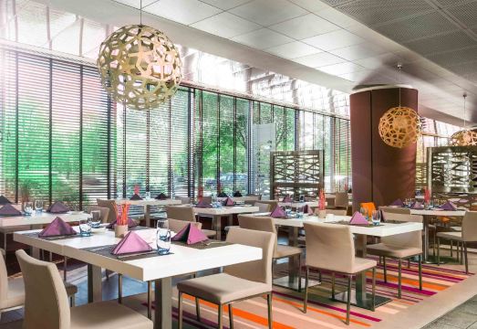 노보텔 바르샤바 에어포트의 수영장