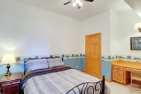 Mountain Views and Shared Pool Ozarks Family Home - Homestays