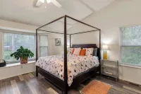 Spacious Retreat: Garden Serenity, Sleeps up to 11