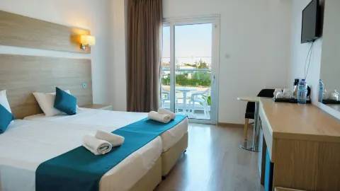 Kapetanios Bay Hotel Protaras in Протарас