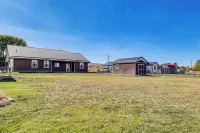 Hike & Ski! Home w/ Dog-friendly Yard in Eagar - Landsted