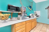 Super 8 by Wyndham Huron Hotels in Huron