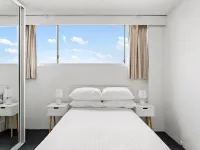Apartment with Pool Access, a minute to the Beach