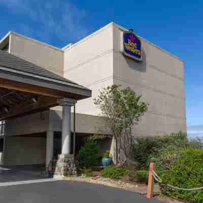 Best Western Plus Agate Beach Inn Hotel Exterior