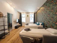 Velvet Vienna - Free Parking & EV - Near U1 Metro 10. 파보리텐 주변 호텔