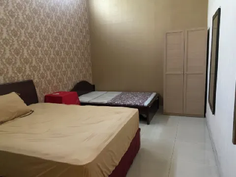 Aldeoz 別墅 Ndalem Marwatan 梭羅 住宿飯店