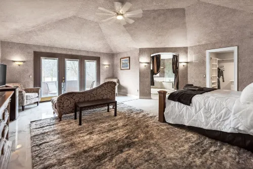 Luxury Villa with Mini Pool, Fireplaces & Scenic Views