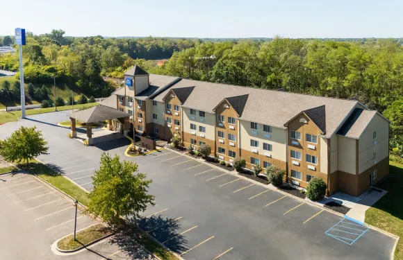 皮奎唄盟套房酒店