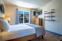 Della View 2BR Condo - In the Heart of Historic Downtown Hailey! - شرفة