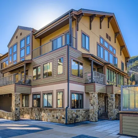 2795 Slopeside 1 Bedroom Condo