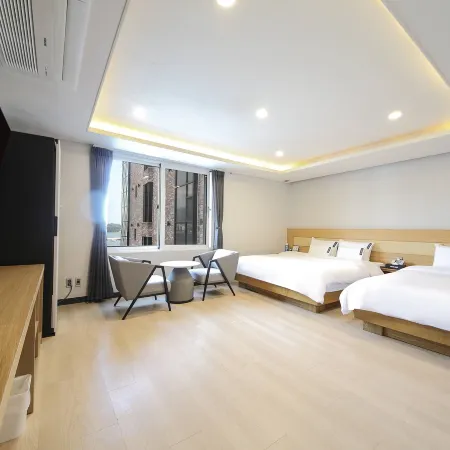 Changwon Jinhae Hotel 701