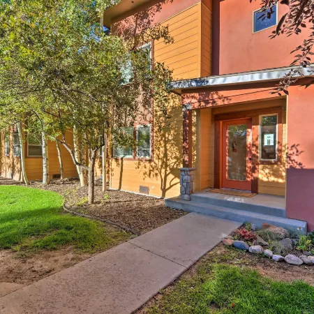 Near Skiing and Hiking Inviting Retreat in Victor!