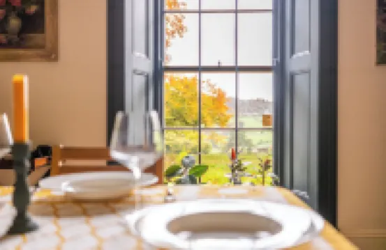 Stunning 8-Bedroom Home in Painswick Hotels in 