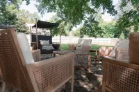 The Yellow House - Hidden Gem in heart of Portland