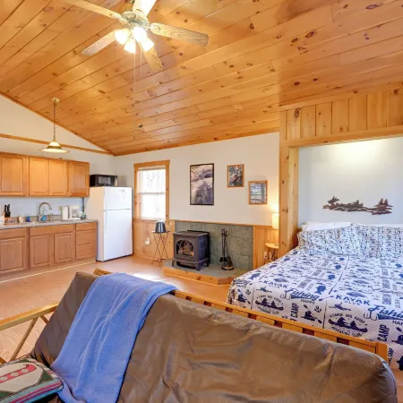 Cabin w/ Hot Tub - Near Nantahala Outdoor Center!