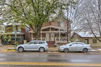 Cozy Central Glenwood Springs Condo w/ 2 Decks!