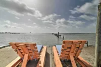 Rockport Bayfront Studio w/ Patio: 'Casa Familia' - Beach