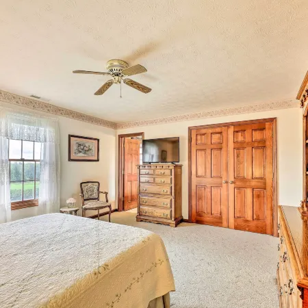 Charming Williamstown Retreat w/ Private Yard