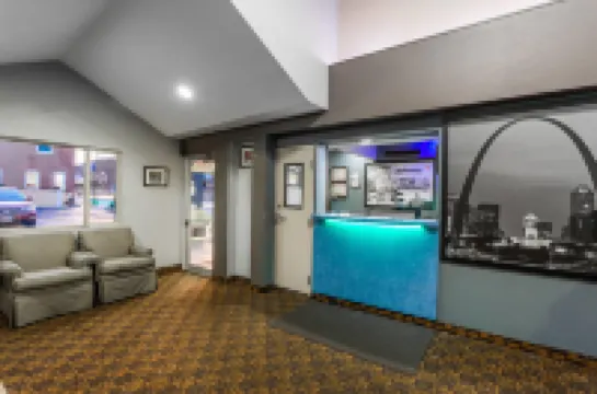 Super 8 by Wyndham Belleville IL/St. Louis Area