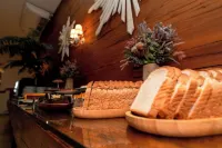 Beira Rio Palace Hotel - breakfast