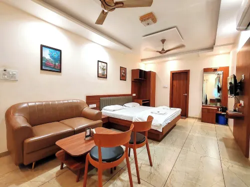 Hotel Meera Regency