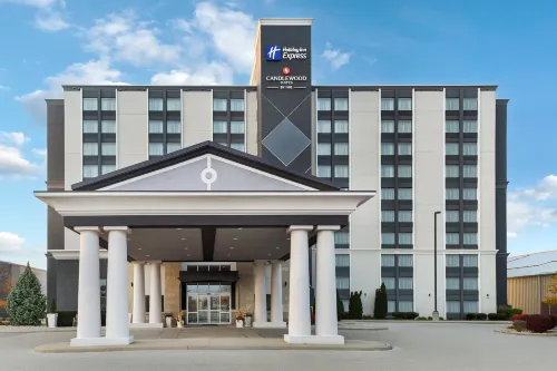 홀리데이 인 익스프레스 & 스위트 채텀 사우스 바이 IHG - 주차장
