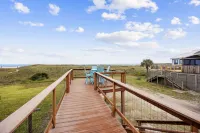 Spacious Beachfront Duplex - Top Floor - Dog Friendly 124 S Fletcher