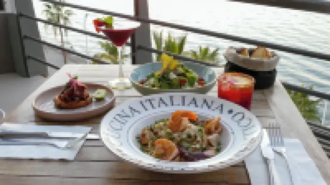 Seven Crown la Paz Malecon