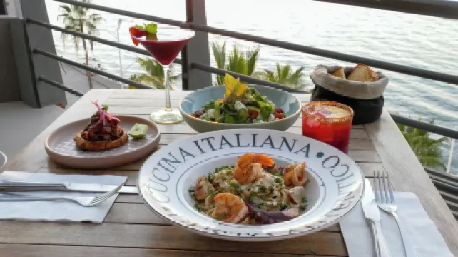 Seven Crown la Paz Malecon