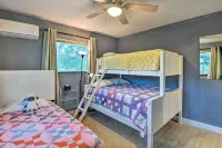 Cozy Graham Retreat ~ 3 Mi to Lake Eddleman! - Homestays