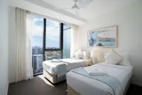 X Kirra Apartments - balcony