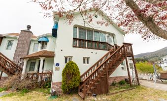 Pyeongchang Daegwallyeong White Tree Pension