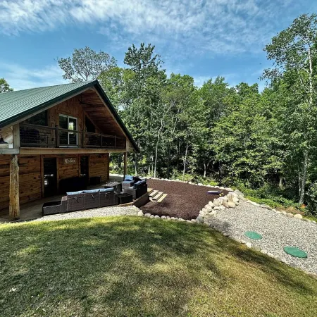 Boulder Ridge - Private Rustic 3BR Cabin
