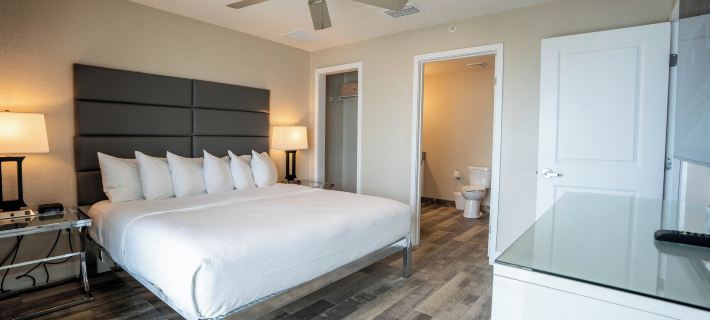 Barefoot Beach Club Hotels in Pinellas County