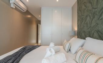 Apartment Next to the Marina